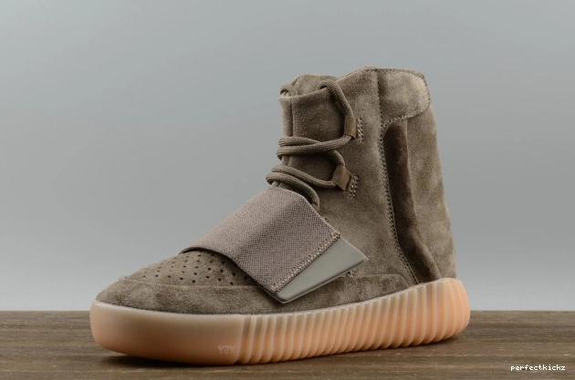 adidas Light Boost BY2456 750 Yeezy Brown 0820